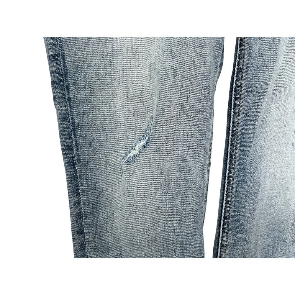 Silver Jeans Women's Size 28 Blue Tapered Leg Distressed